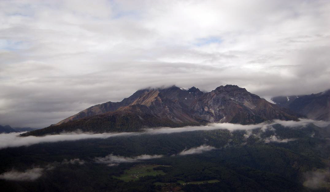 13 Laser Orgelspitz in Wolken